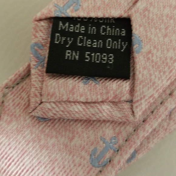 Bloomingdales tie - Picture 3 of 3